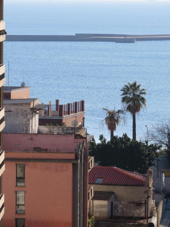 Luna Rossa Rooms Cagliari Bagian luar foto