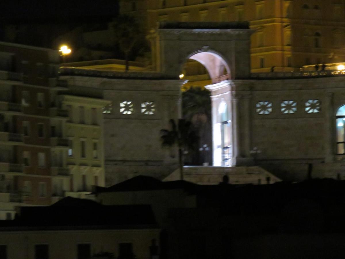 Luna Rossa Rooms Cagliari Bagian luar foto