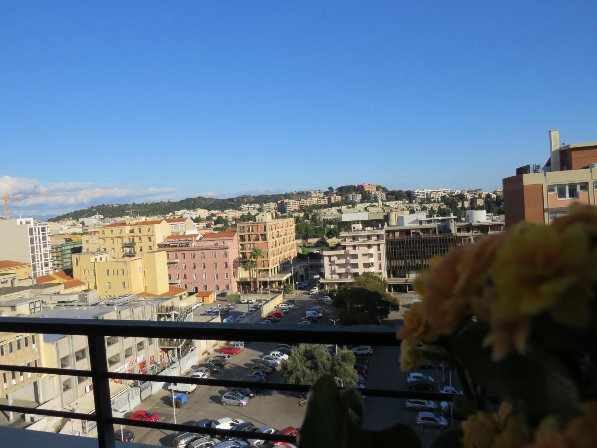 Luna Rossa Rooms Cagliari Bagian luar foto