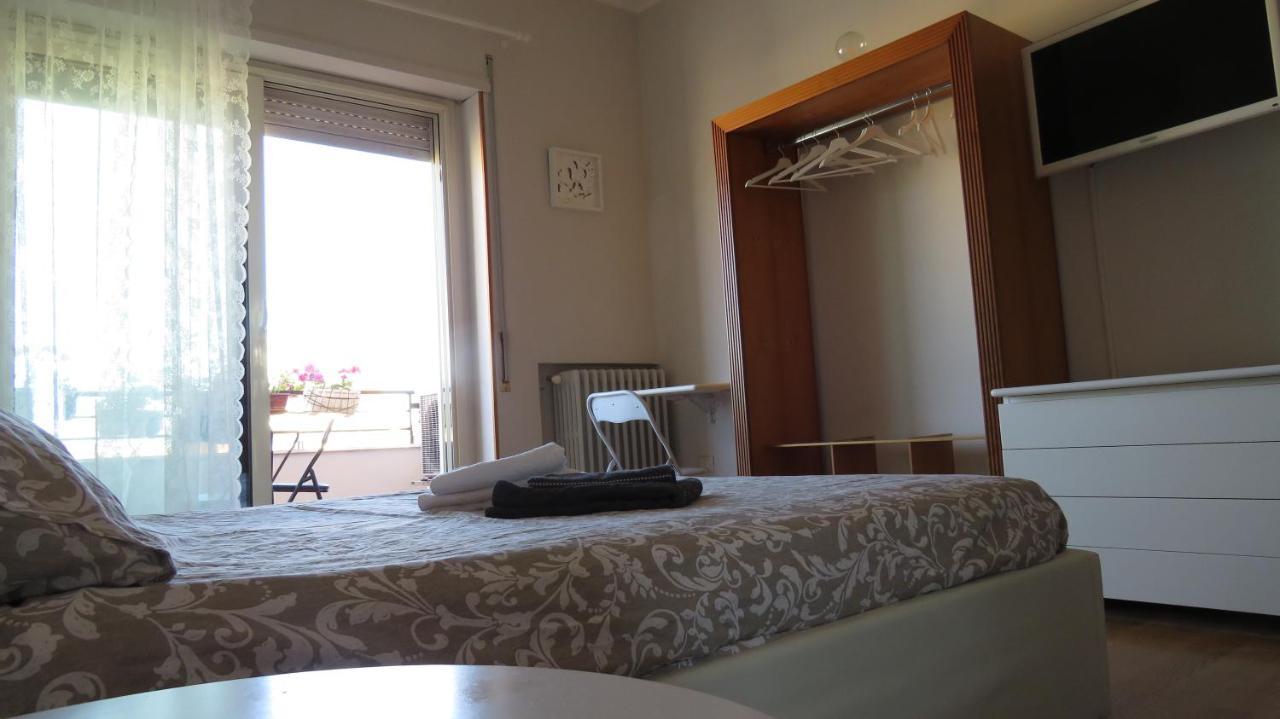 Luna Rossa Rooms Cagliari Bagian luar foto