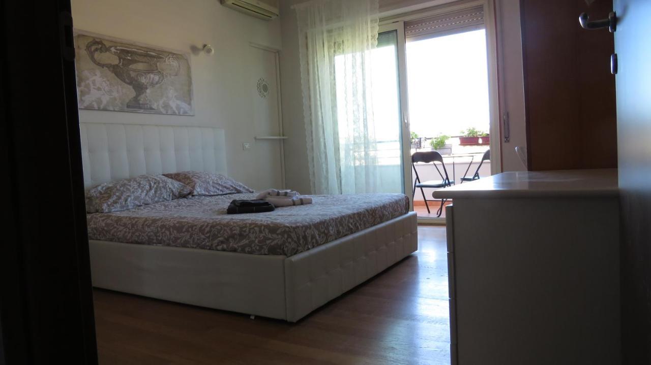 Luna Rossa Rooms Cagliari Bagian luar foto