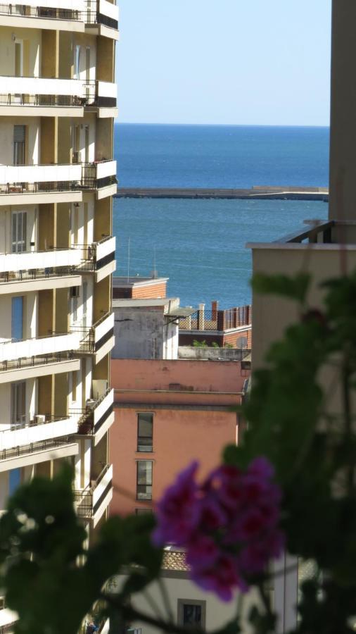 Luna Rossa Rooms Cagliari Bagian luar foto