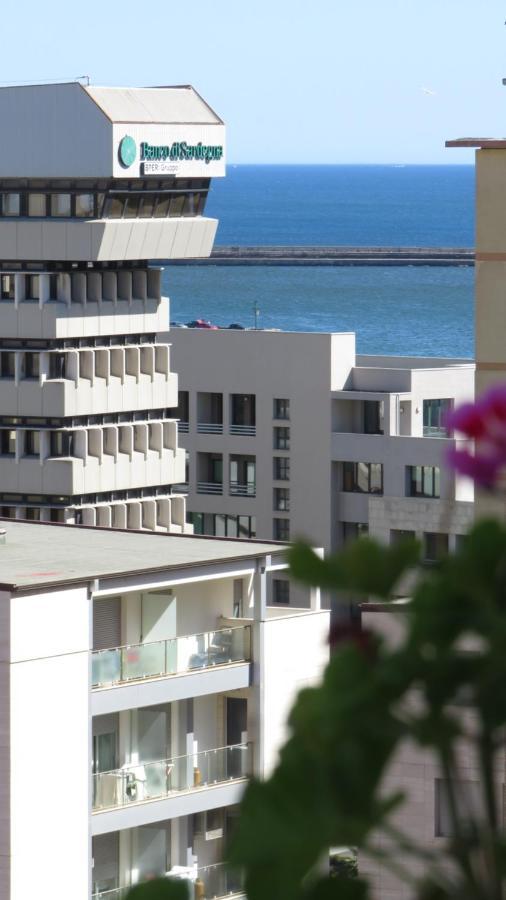 Luna Rossa Rooms Cagliari Bagian luar foto