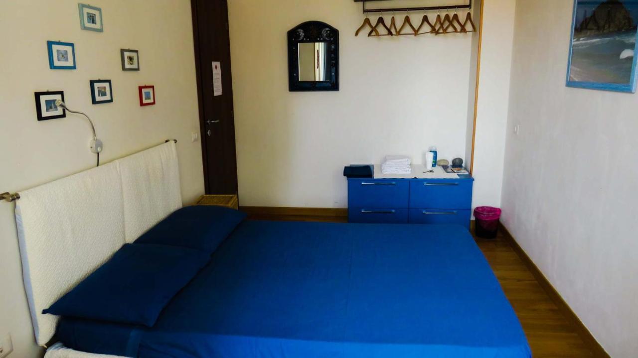 Luna Rossa Rooms Cagliari Bagian luar foto