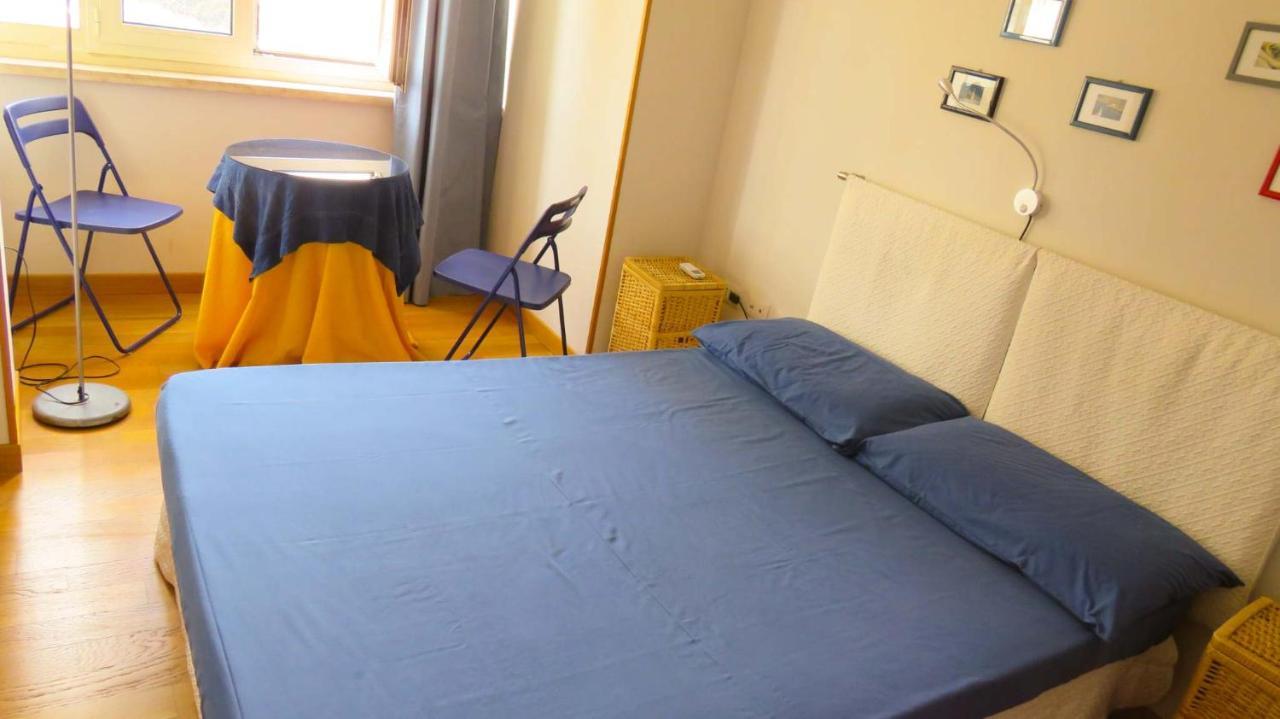 Luna Rossa Rooms Cagliari Bagian luar foto