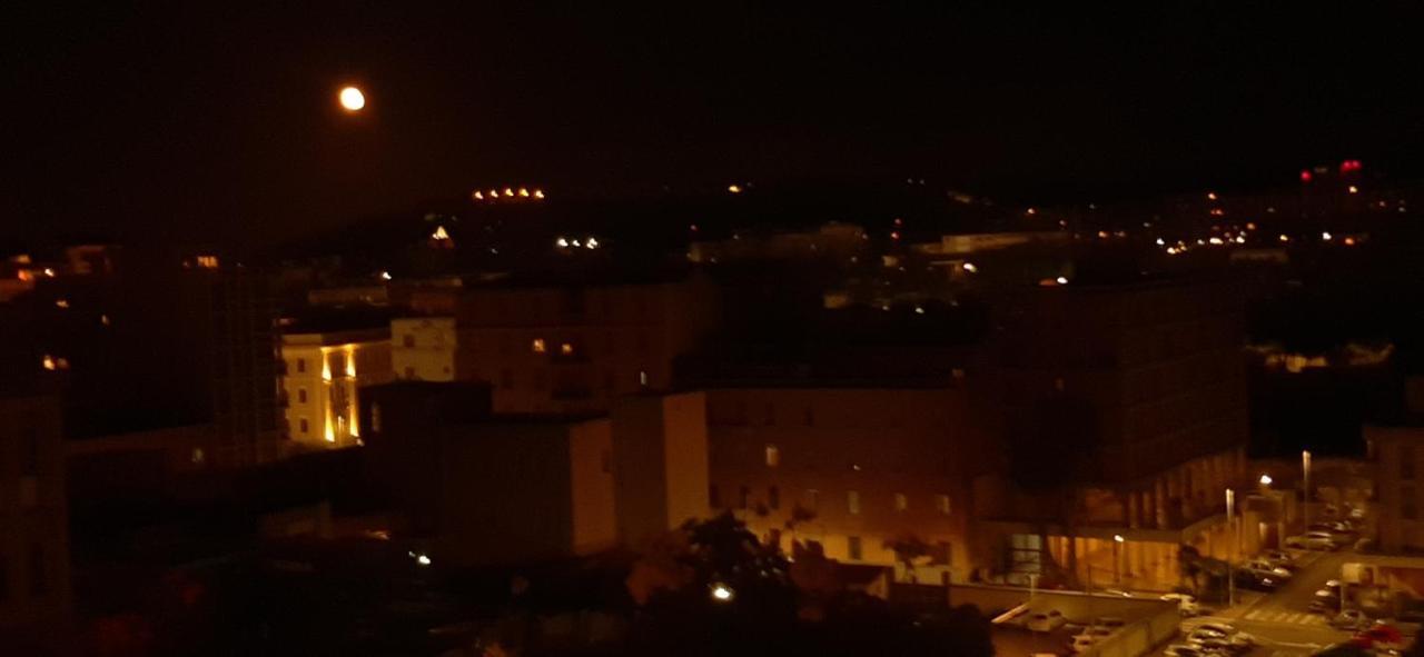 Luna Rossa Rooms Cagliari Bagian luar foto